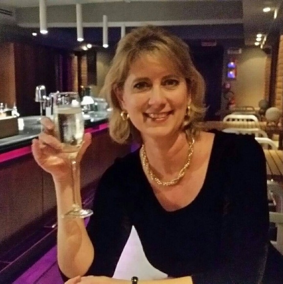 Meet your Posher, Kimberly - Picture 1 of 1